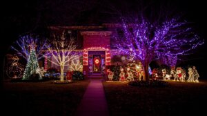 Creative Ways to Hang Christmas Lights: A Complete Guide for League City Homeowners